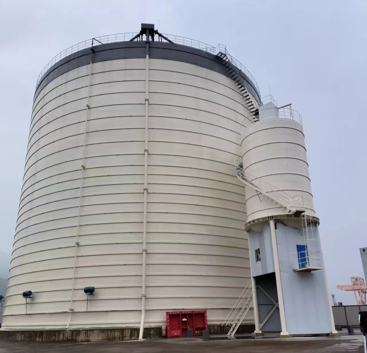 双鸭山10万吨水泥钢板库